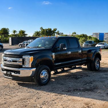 Black 2017 Ford F-350 XLT