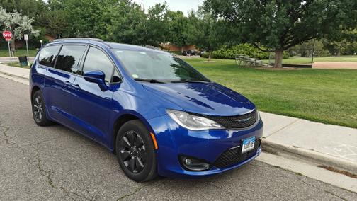 2020 Chrysler Pacifica Hybrid Limited