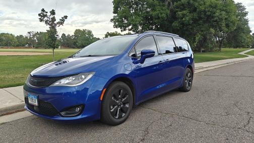 2020 Chrysler Pacifica Hybrid Limited