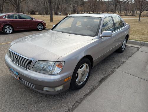 1999 Lexus LS 400 Base