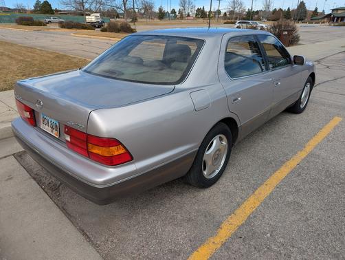 1999 Lexus LS 400 Base