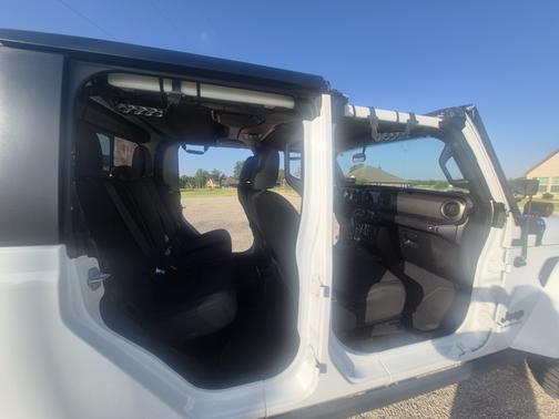 White 2021 Jeep Gladiator Willys