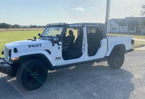 White 2021 Jeep Gladiator Willys