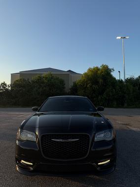 Black 2018 Chrysler 300 S