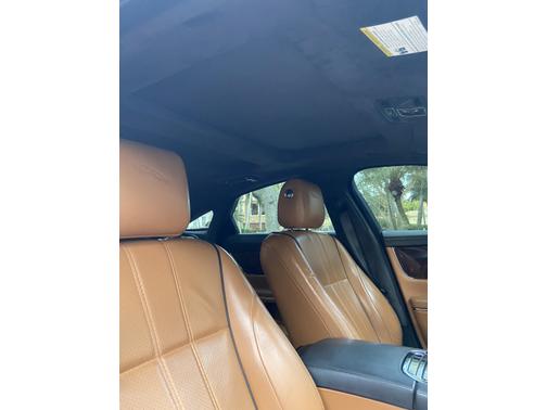 2013 Jaguar XJ Base