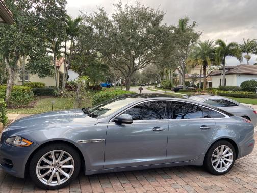 2013 Jaguar XJ Base