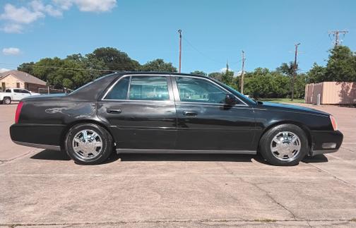 2004 Cadillac DeVille Base