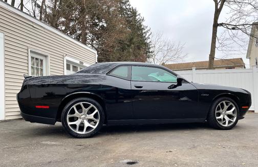 2015 Dodge Challenger SXT Plus