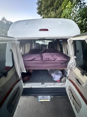 White 1999 Dodge Ram Van 1500