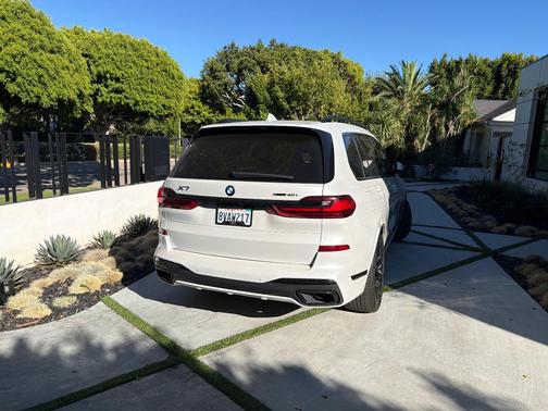 White 2021 BMW X7 xDrive40i