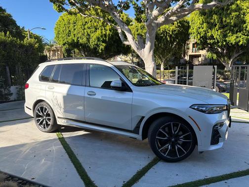 White 2021 BMW X7 xDrive40i