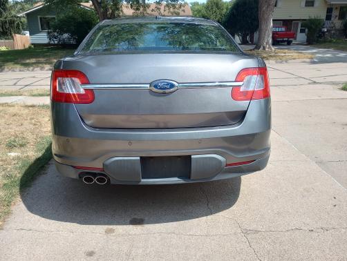 Photo 2 of 8 of 2011 Ford Taurus SEL