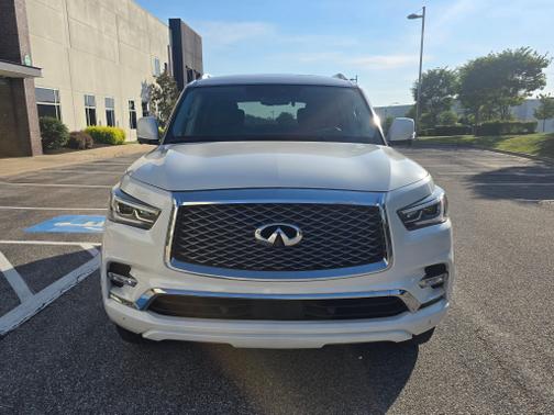 White 2024 INFINITI QX80 LUXE RWD