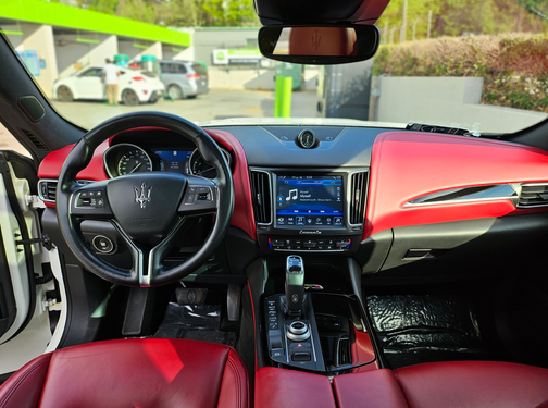 2019 Maserati Levante Base