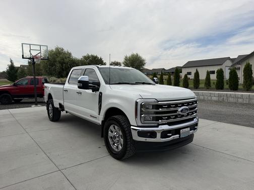 White 2024 Ford F-350 Lariat