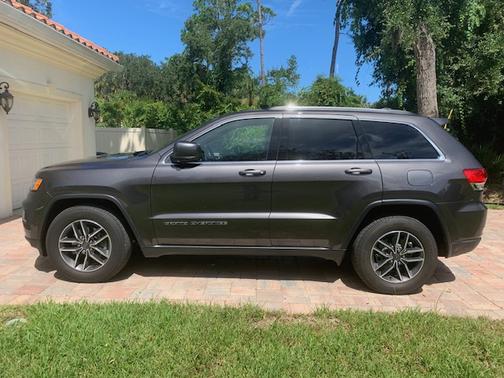 2019 Jeep Grand Cherokee Laredo E