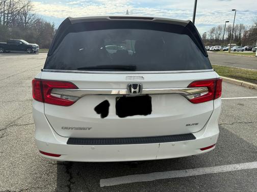 White 2019 Honda Odyssey Elite