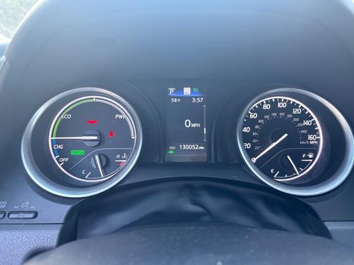 2022 Toyota Camry Hybrid LE