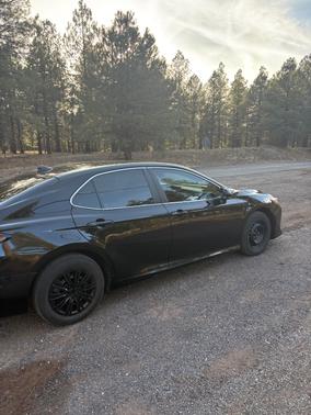 2022 Toyota Camry Hybrid LE