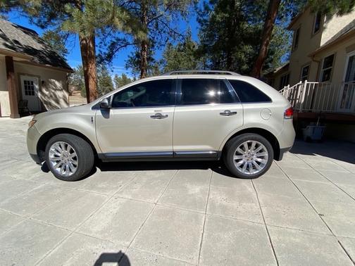 2011 Lincoln MKX Base