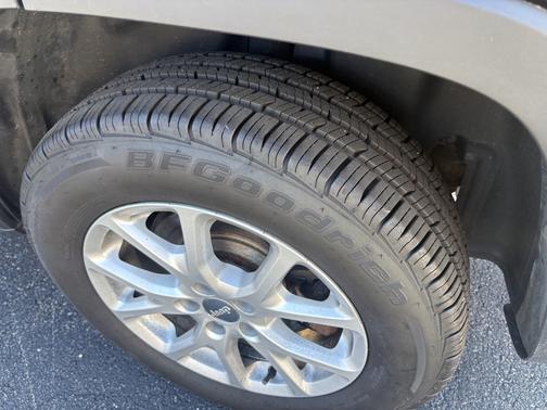Black 2015 Jeep Cherokee Latitude