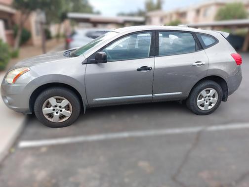 Gray 2011 Nissan Rogue S