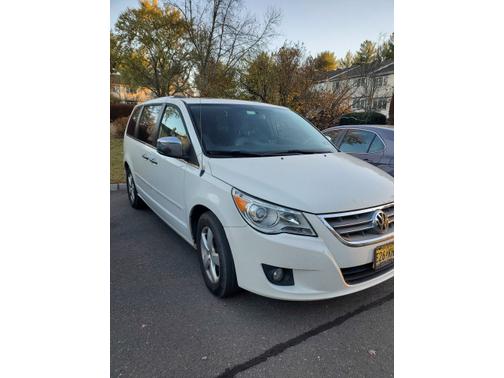 Used minivans shops for under $2000 near me