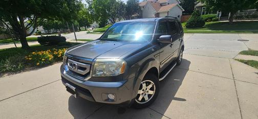 Gray 2011 Honda Pilot Touring