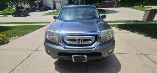 Gray 2011 Honda Pilot Touring
