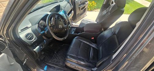Gray 2011 Honda Pilot Touring