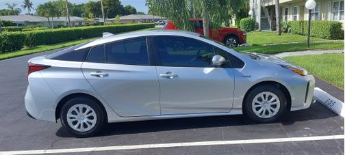 2022 Toyota Prius XLE