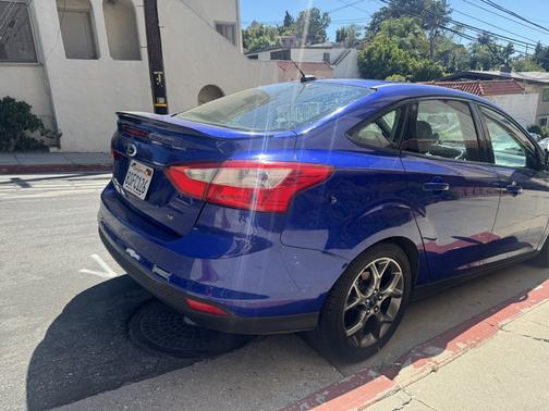 Blue 2013 Ford Focus SE