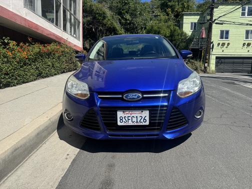 Blue 2013 Ford Focus SE