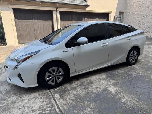 2017 Toyota Prius Two