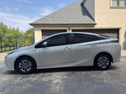 2017 Toyota Prius Two