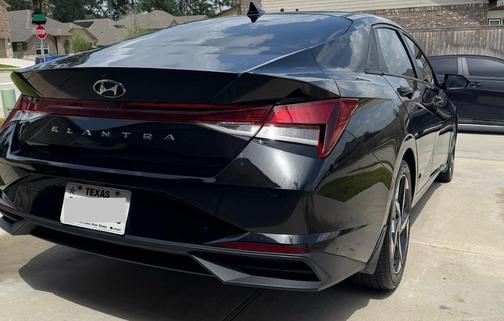 Black 2023 Hyundai ELANTRA SEL
