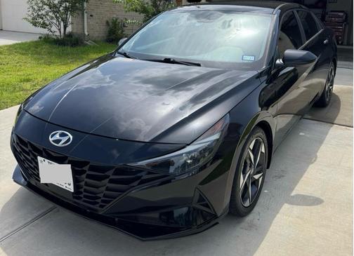 Black 2023 Hyundai ELANTRA SEL