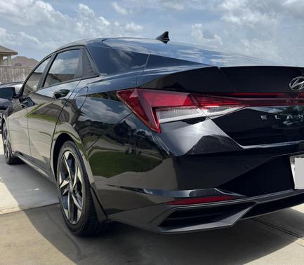 Black 2023 Hyundai ELANTRA SEL