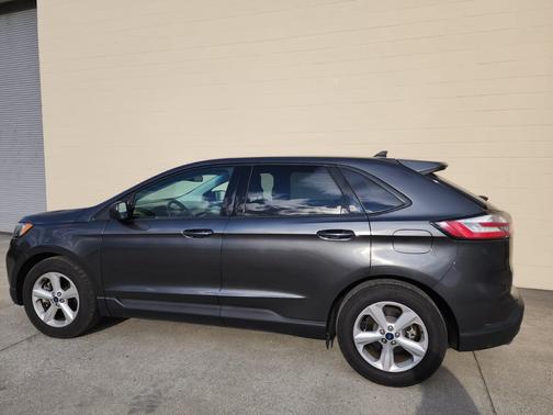 2019 Ford Edge SE
