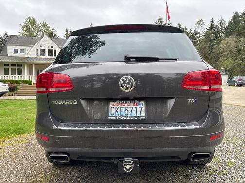Gray 2011 Volkswagen Touareg TDI Lux