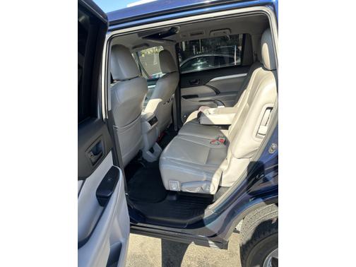 2015 Toyota Highlander LE