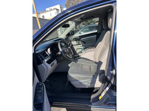 2015 Toyota Highlander LE