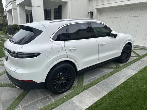 2022 Porsche Cayenne Platinum Edition