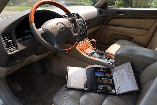1999 Lexus LS 400 Base
