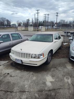 White 1998 Cadillac DeVille d'Elegance