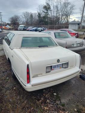 White 1998 Cadillac DeVille d'Elegance