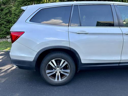 White 2017 Honda Pilot EX-L