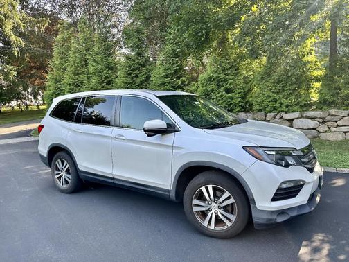 White 2017 Honda Pilot EX-L