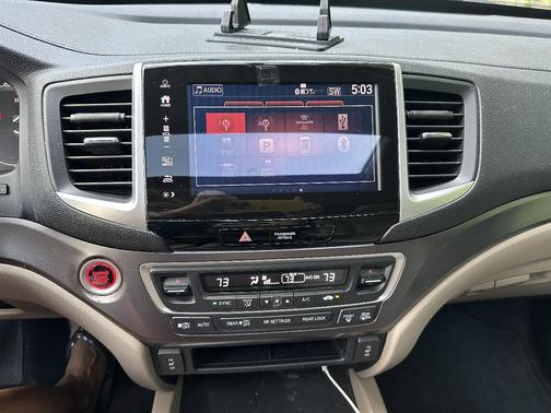 White 2017 Honda Pilot EX-L