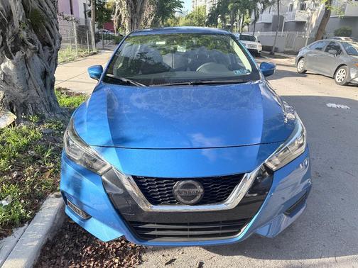 Blue 2021 Nissan Versa 1.6 SV